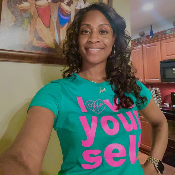 Meet your Posher, Tiffaney - Picture 2 of 2